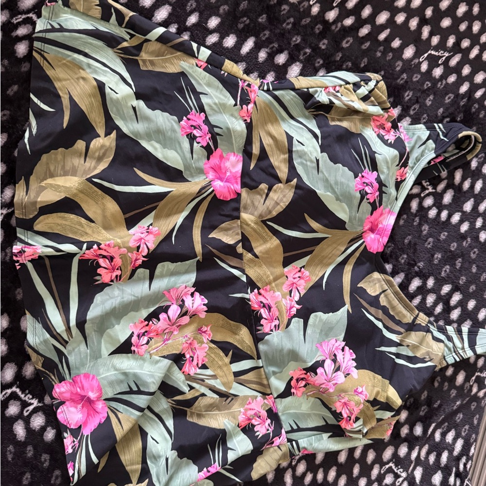 Floral Print Sleeveless swim top